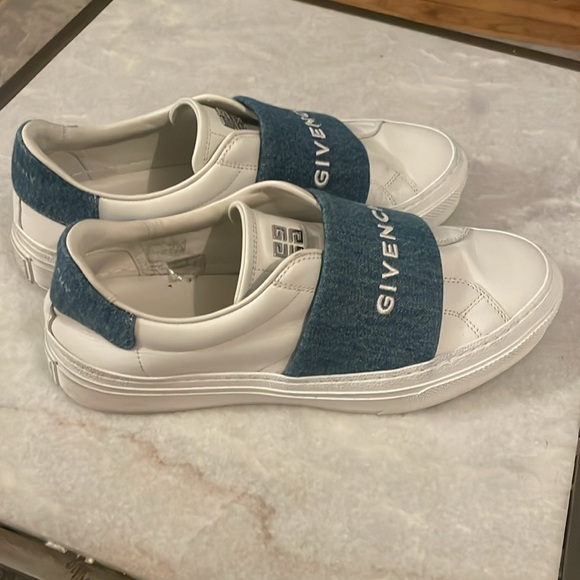 Givenchy 4G Motif Slip On Sneakers - Picture 6 of 12